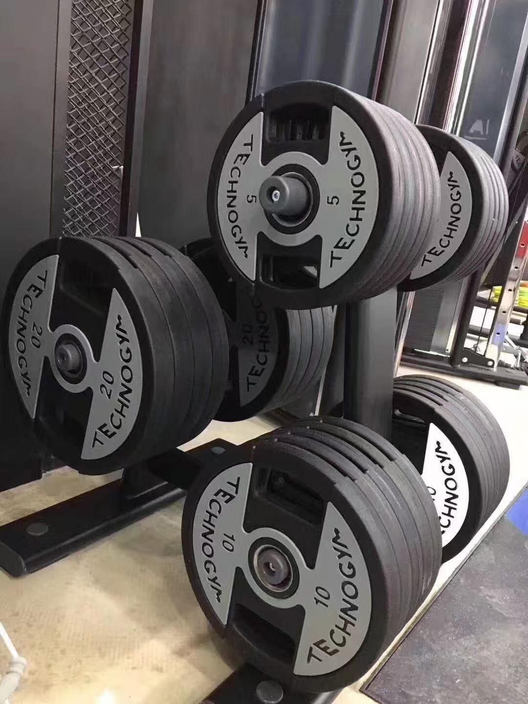Wholesale Bodybuilding Cast Iron Bumper Weight Plate Custom Logo Weightlifting Plate Gym Barbell Plate 2.5-45LB